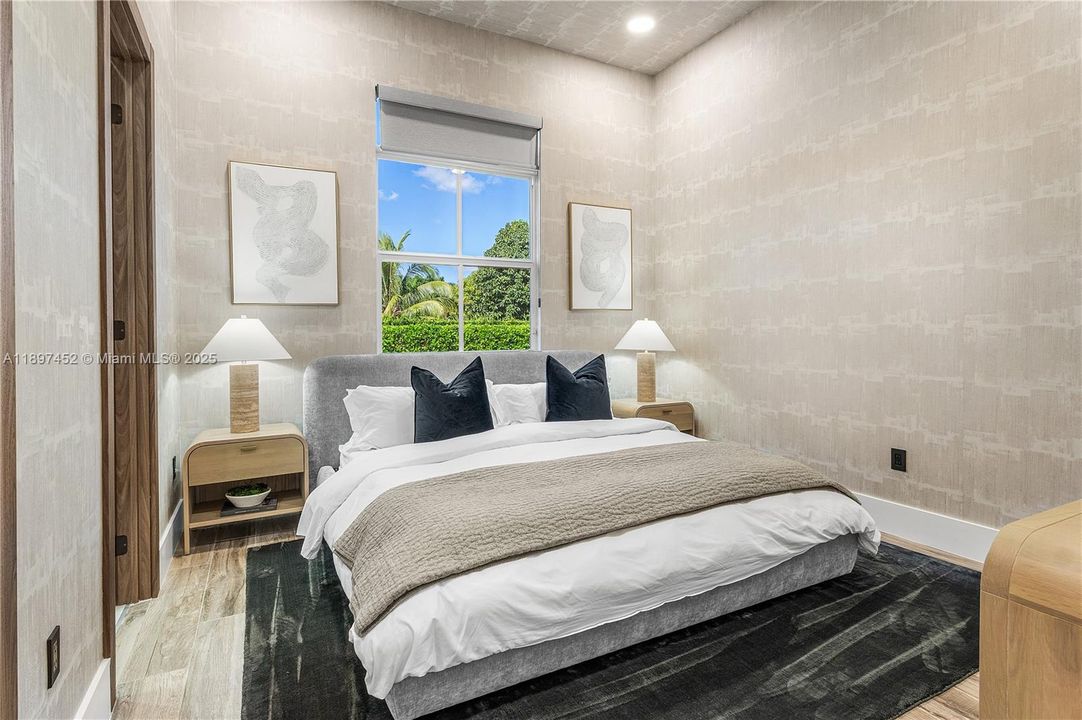 Recently Sold: $2,699,000 (5 beds, 4 baths, 4937 Square Feet)