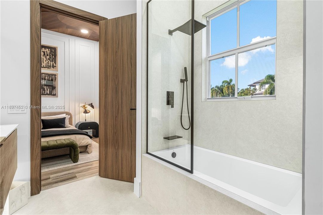 Recently Sold: $2,699,000 (5 beds, 4 baths, 4937 Square Feet)