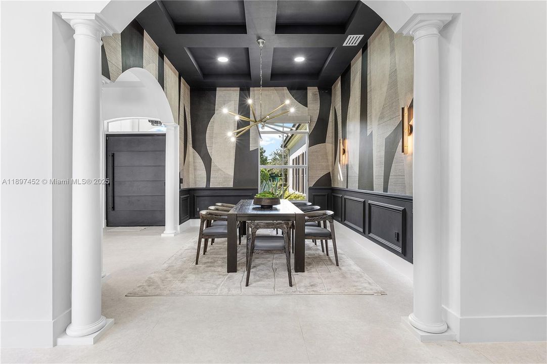 Recently Sold: $2,699,000 (5 beds, 4 baths, 4937 Square Feet)