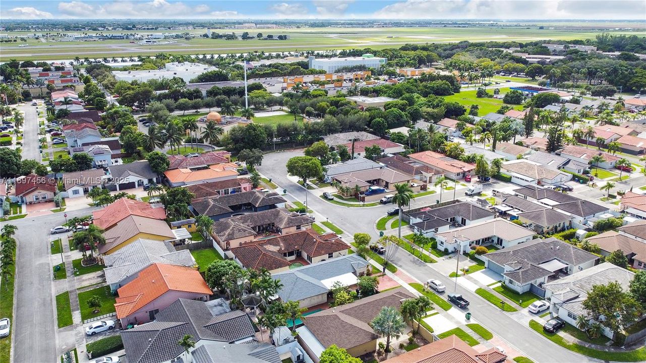 Недавно продано: $629,900 (3 спален, 2 ванн, 1676 Квадратных фут)