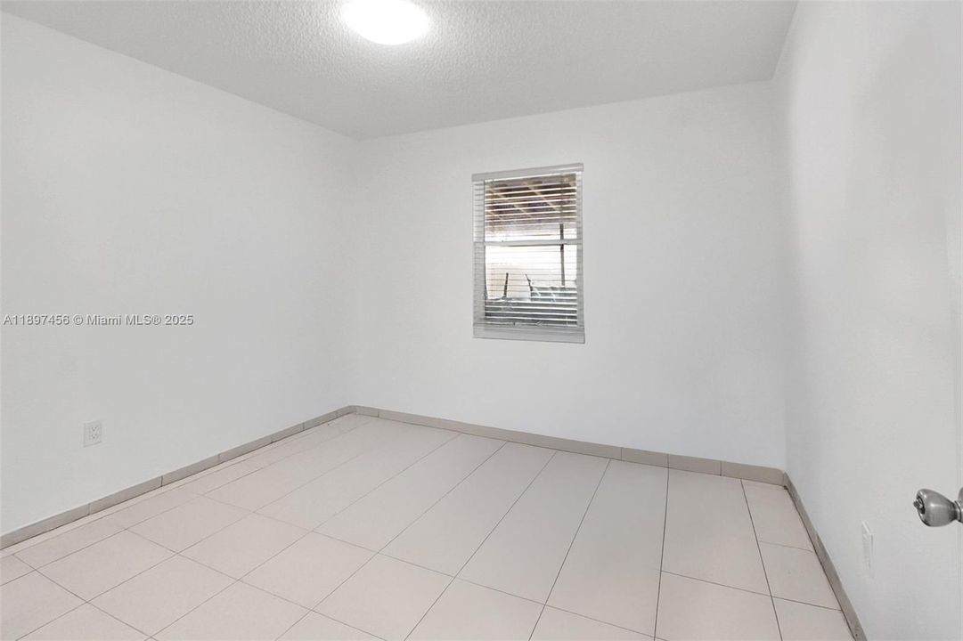 Недавно продано: $629,900 (3 спален, 2 ванн, 1676 Квадратных фут)