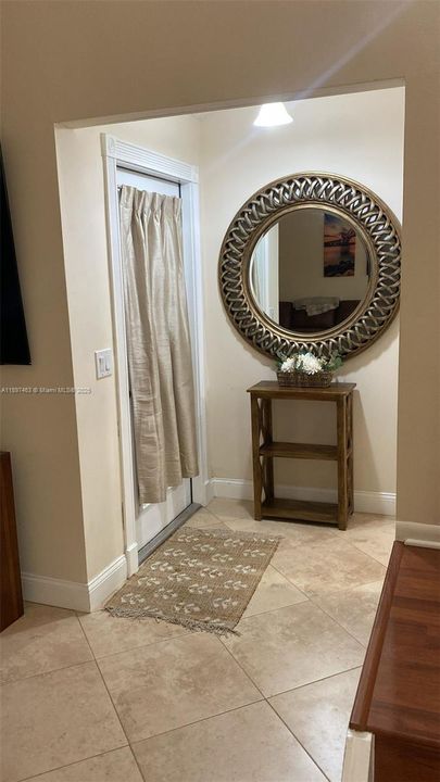 For Rent: $2,800 (2 beds, 2 baths, 1241 Square Feet)