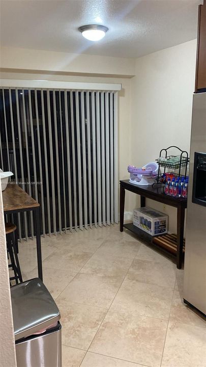 For Rent: $2,800 (2 beds, 2 baths, 1241 Square Feet)