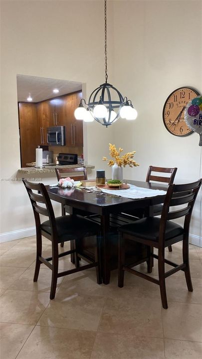 For Rent: $2,800 (2 beds, 2 baths, 1241 Square Feet)