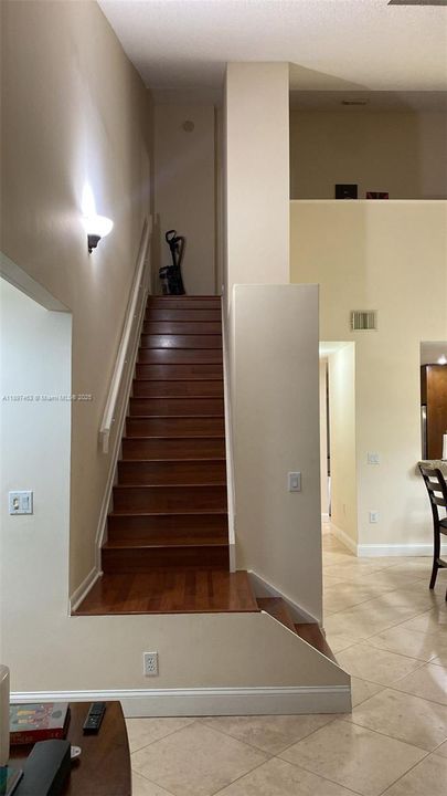 For Rent: $2,800 (2 beds, 2 baths, 1241 Square Feet)