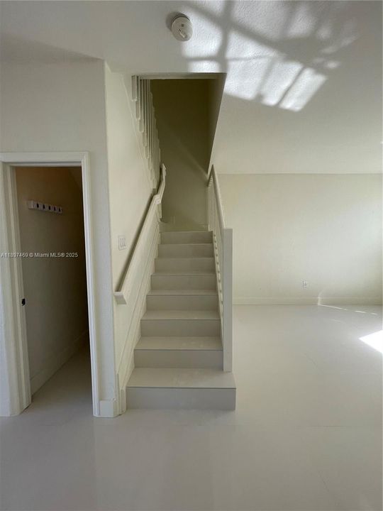 待售: $469,000 (3 贝兹, 2 浴室, 1387 平方英尺)