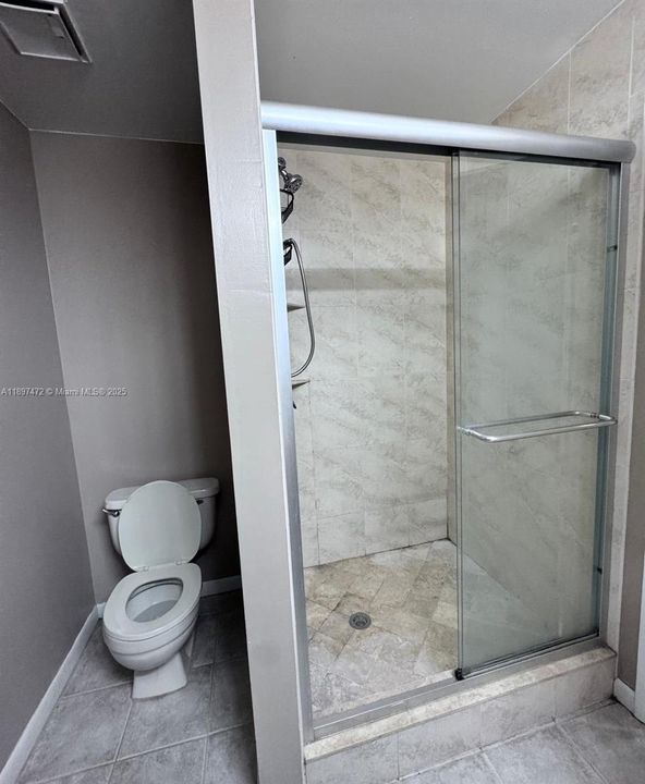 Active With Contract: $2,300 (2 beds, 2 baths, 943 Square Feet)