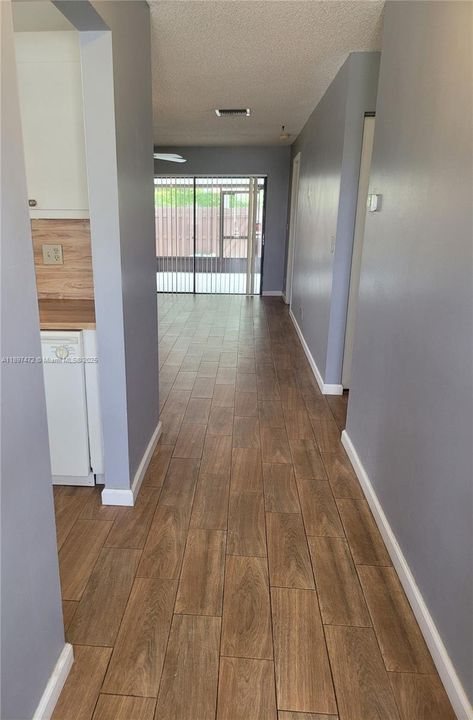 Active With Contract: $2,300 (2 beds, 2 baths, 943 Square Feet)