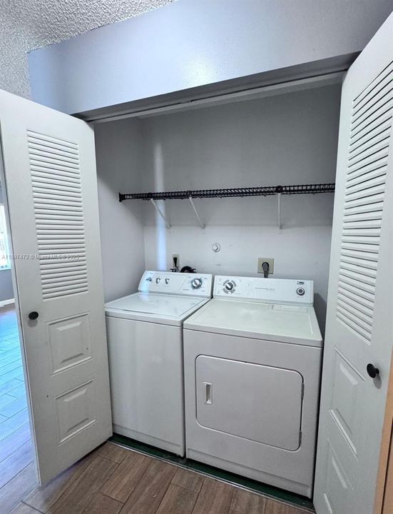 Active With Contract: $2,300 (2 beds, 2 baths, 943 Square Feet)