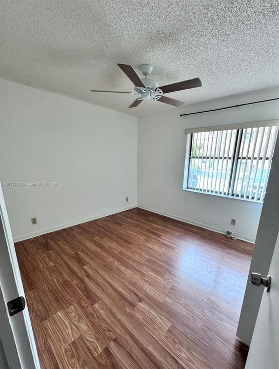 Active With Contract: $2,300 (2 beds, 2 baths, 943 Square Feet)