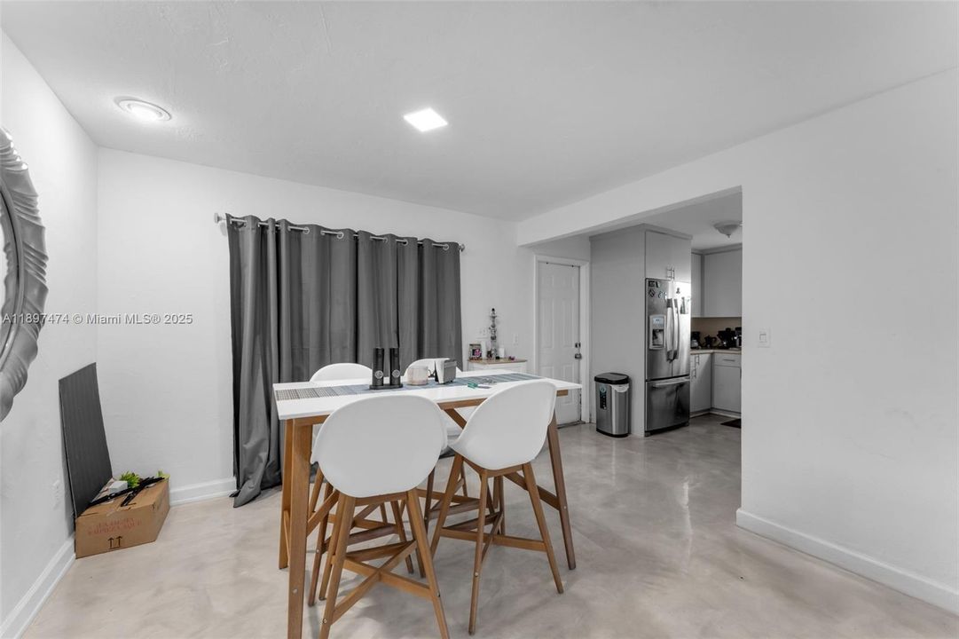 For Sale: $590,000 (3 beds, 2 baths, 1297 Square Feet)