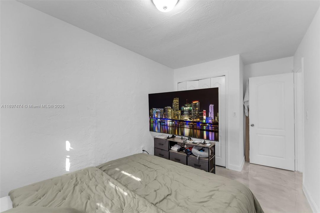 For Sale: $590,000 (3 beds, 2 baths, 1297 Square Feet)