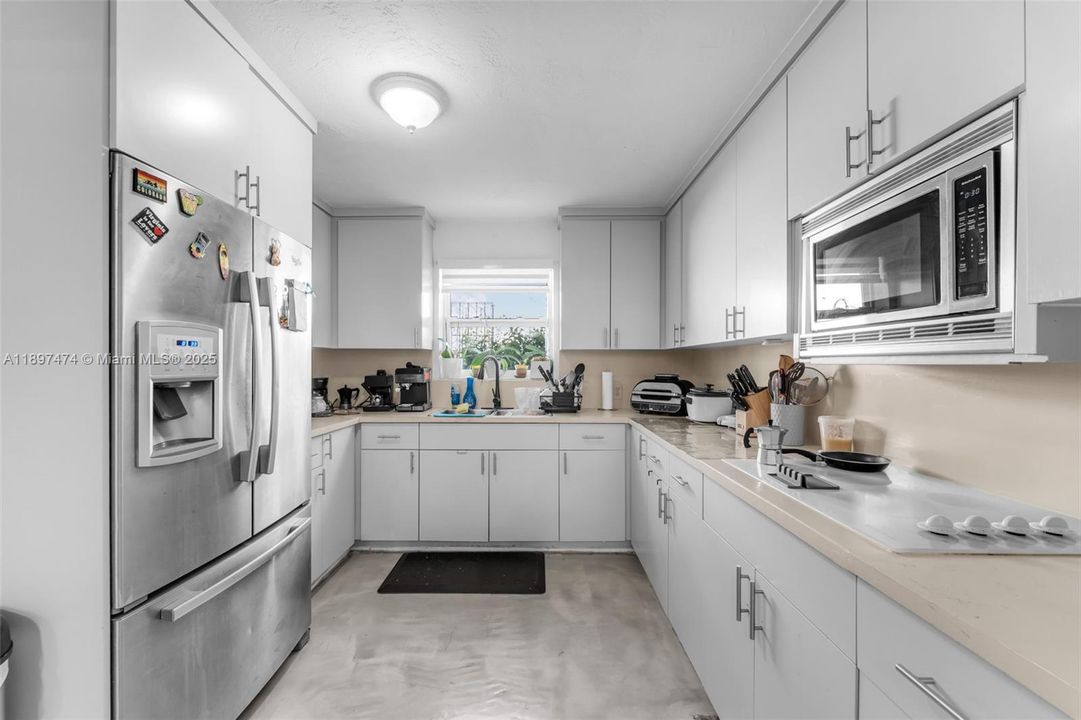 For Sale: $590,000 (3 beds, 2 baths, 1297 Square Feet)