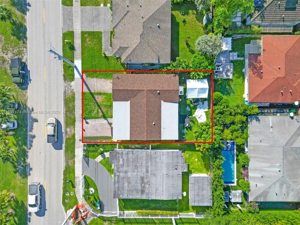 For Sale: $590,000 (3 beds, 2 baths, 1297 Square Feet)