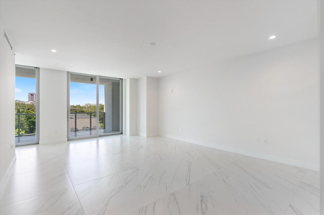 18-495 E Royal Palm Road #402-108