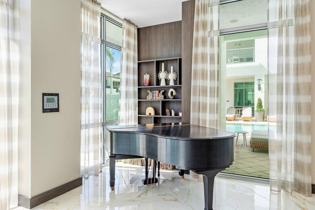 Royal Palm Residence #40