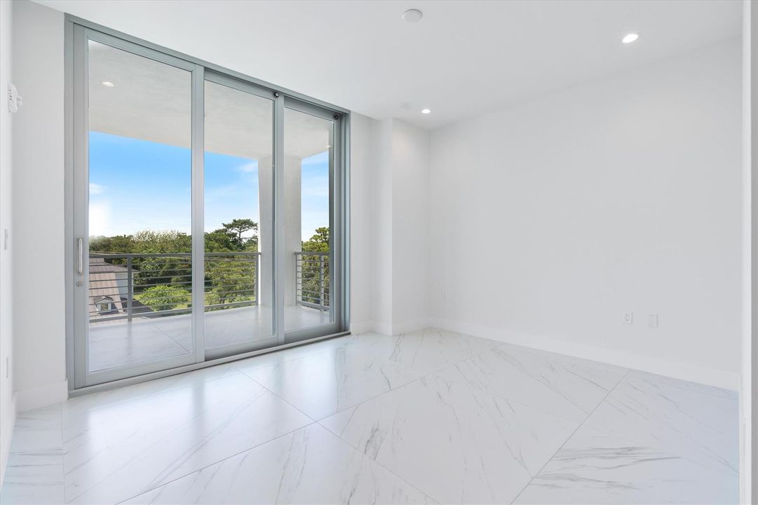 36-495 E Royal Palm Road #402-120