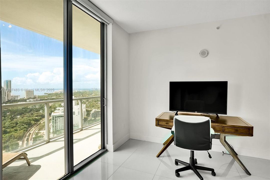 Active With Contract: $625,000 (2 beds, 2 baths, 1013 Square Feet)