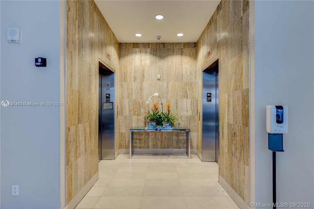 Active With Contract: $625,000 (2 beds, 2 baths, 1013 Square Feet)