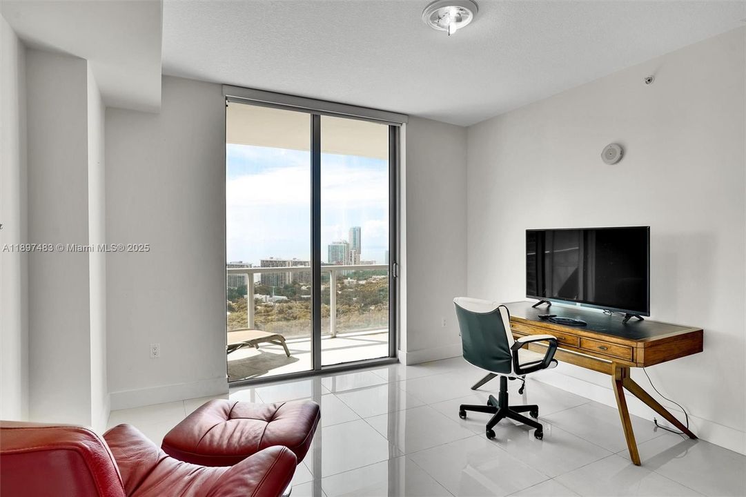 Active With Contract: $625,000 (2 beds, 2 baths, 1013 Square Feet)