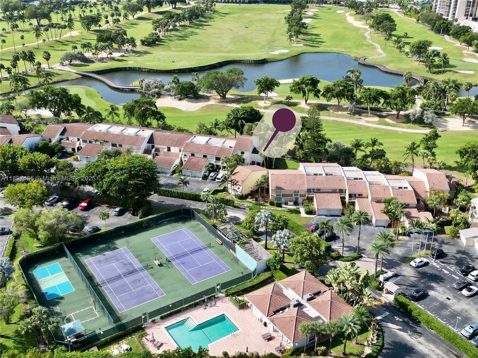 For Sale: $393,000 (1 beds, 1 baths, 872 Square Feet)