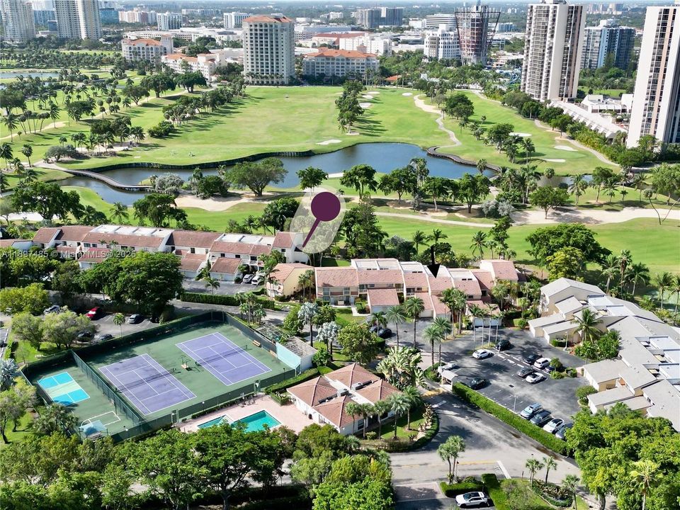 For Sale: $393,000 (1 beds, 1 baths, 872 Square Feet)