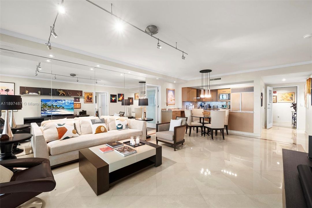 出租: $25,000 (2 贝兹, 2 浴室, 1550 平方英尺)