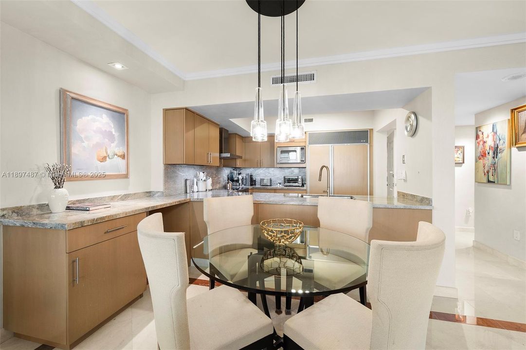 出租: $25,000 (2 贝兹, 2 浴室, 1550 平方英尺)