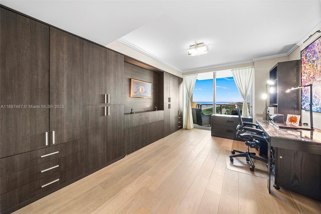 出租: $25,000 (2 贝兹, 2 浴室, 1550 平方英尺)