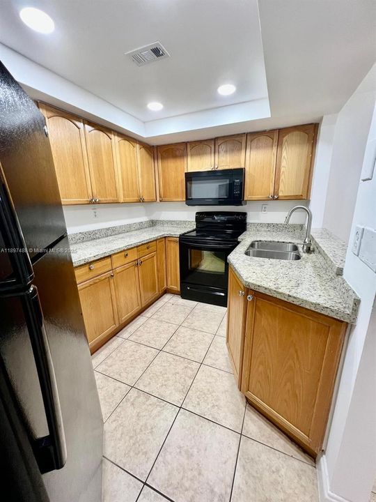 For Rent: $2,075 (2 beds, 2 baths, 1132 Square Feet)