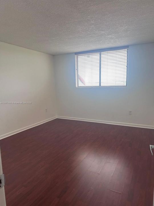 For Rent: $2,075 (2 beds, 2 baths, 1132 Square Feet)
