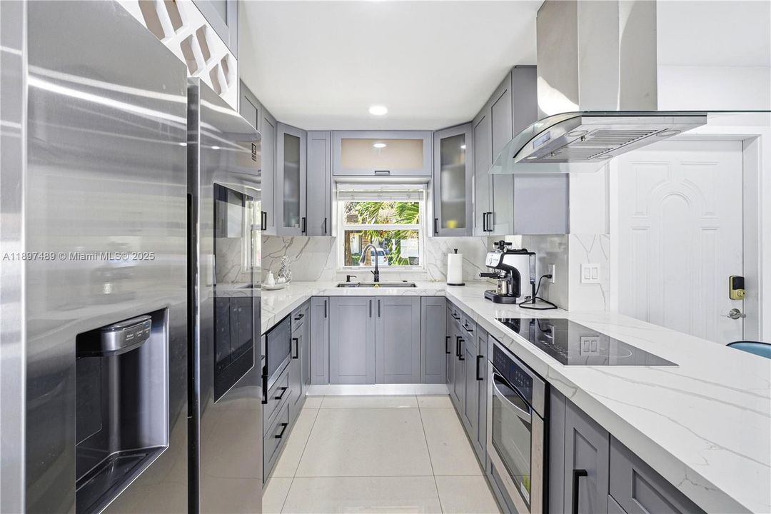 For Sale: $510,000 (3 beds, 1 baths, 970 Square Feet)