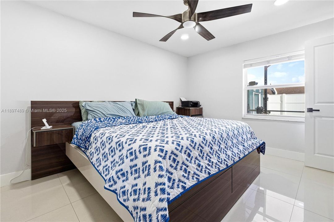 For Sale: $510,000 (3 beds, 1 baths, 970 Square Feet)