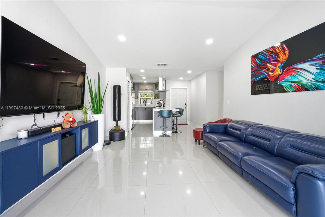 For Sale: $510,000 (3 beds, 1 baths, 970 Square Feet)