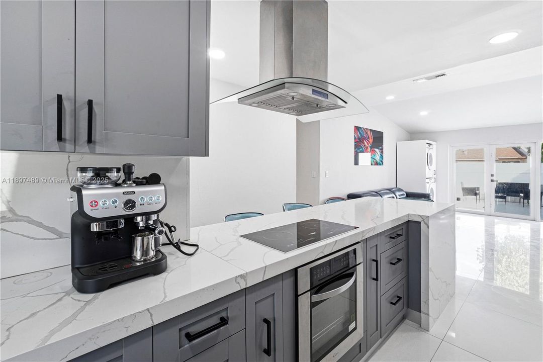 For Sale: $510,000 (3 beds, 1 baths, 970 Square Feet)