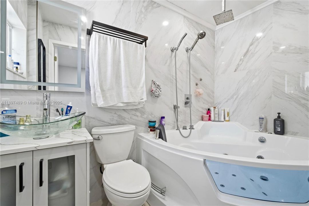 For Sale: $510,000 (3 beds, 1 baths, 970 Square Feet)