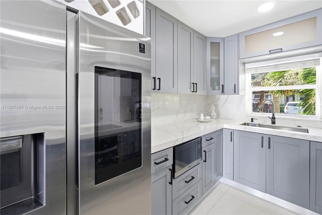 For Sale: $510,000 (3 beds, 1 baths, 970 Square Feet)