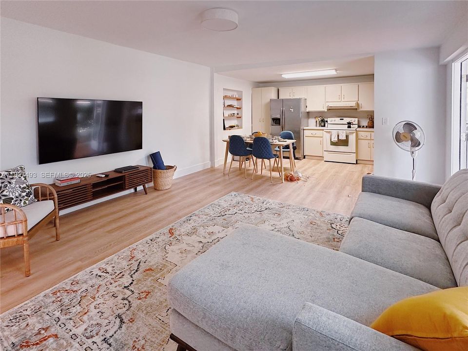 For Rent: $2,000 (1 beds, 1 baths, 640 Square Feet)