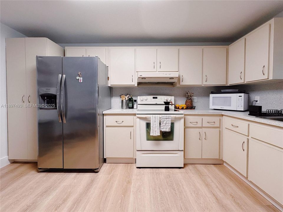 For Rent: $2,000 (1 beds, 1 baths, 640 Square Feet)