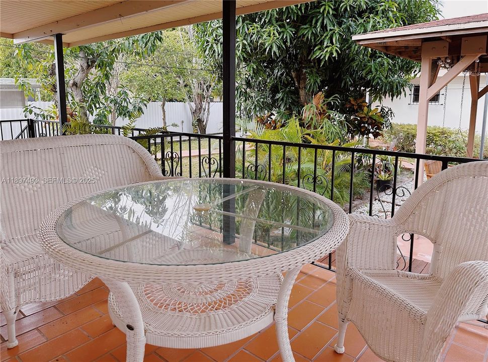 For Rent: $2,000 (1 beds, 1 baths, 640 Square Feet)