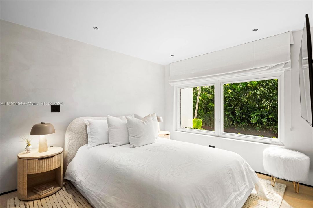 For Sale: $13,950,000 (4 beds, 4 baths, 3702 Square Feet)