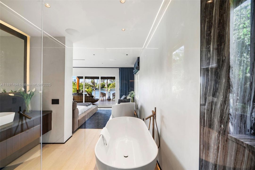 For Sale: $13,950,000 (4 beds, 4 baths, 3702 Square Feet)