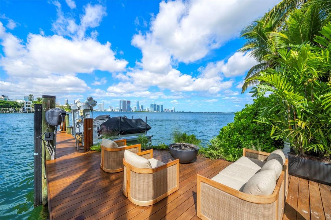 For Sale: $13,950,000 (4 beds, 4 baths, 3702 Square Feet)