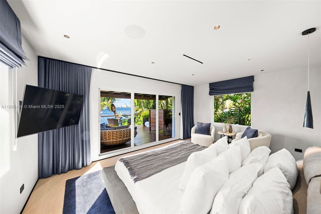 For Sale: $13,950,000 (4 beds, 4 baths, 3702 Square Feet)