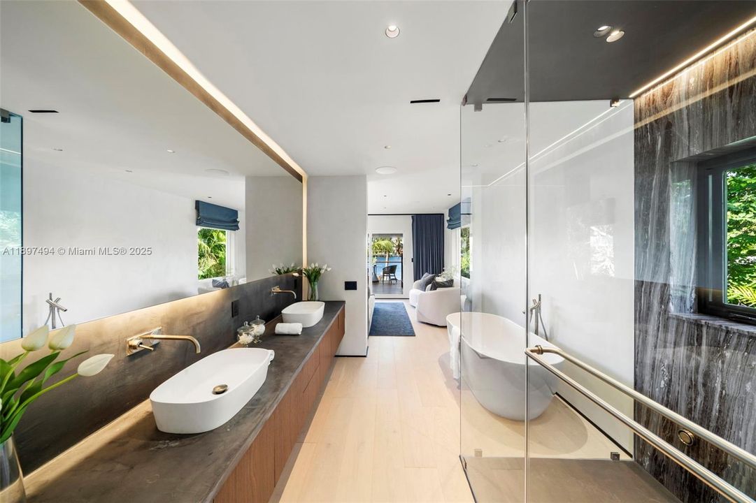 For Sale: $13,950,000 (4 beds, 4 baths, 3702 Square Feet)