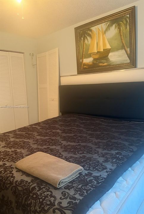 Active With Contract: $265,000 (3 beds, 2 baths, 1194 Square Feet)