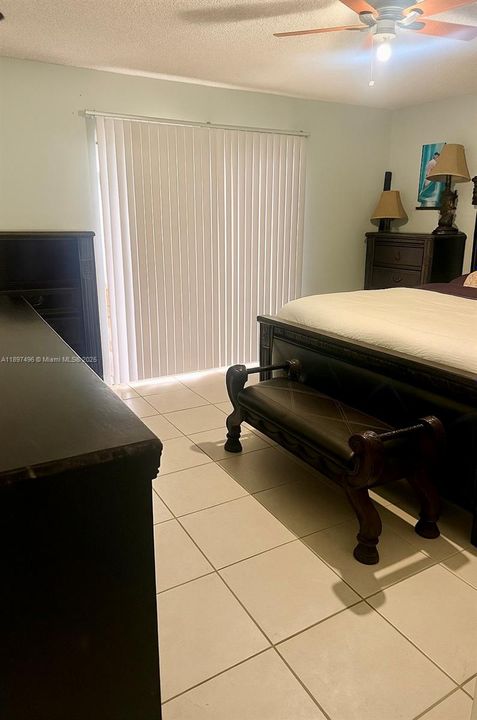 Active With Contract: $265,000 (3 beds, 2 baths, 1194 Square Feet)