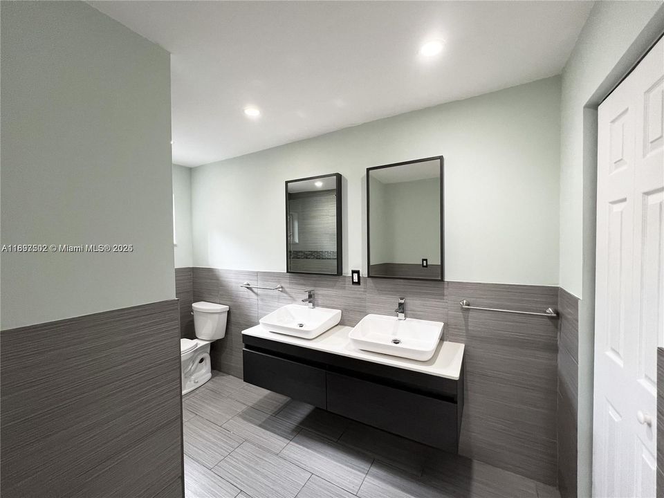 For Sale: $970,000 (4 beds, 3 baths, 2574 Square Feet)