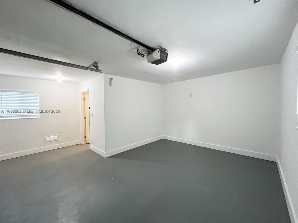 For Sale: $970,000 (4 beds, 3 baths, 2574 Square Feet)