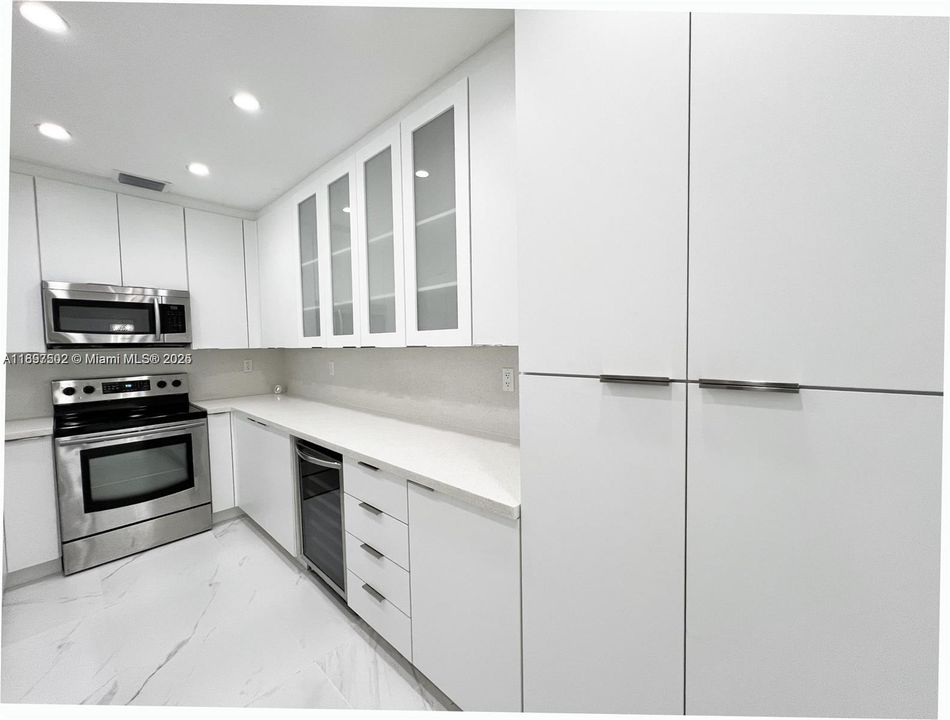 For Sale: $970,000 (4 beds, 3 baths, 2574 Square Feet)